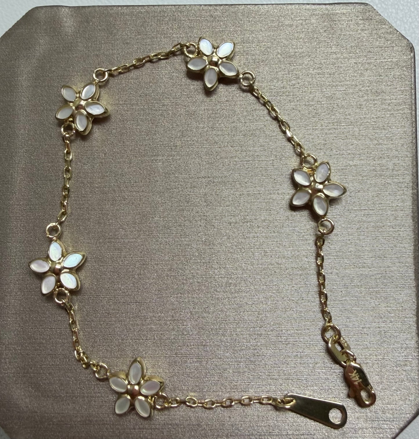 Pulsera de flores de oro italiano de 14K – Talla 7