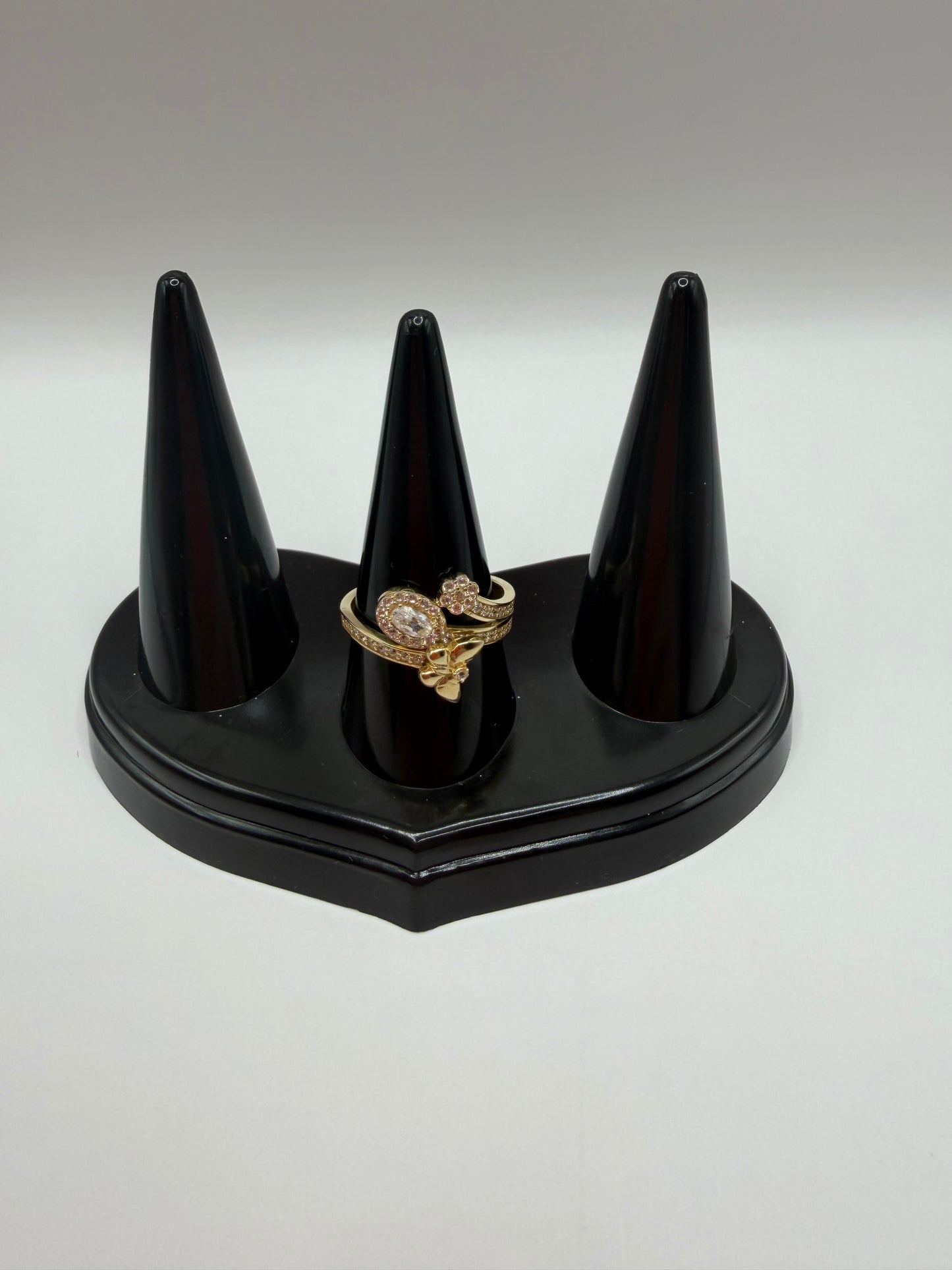 "Butterfly ring with cubic zirconia in 14k gold"