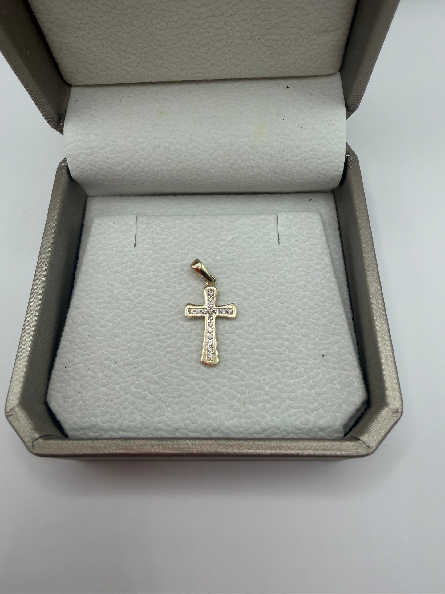 "Dije cruz con circonitas en oro de 14k"